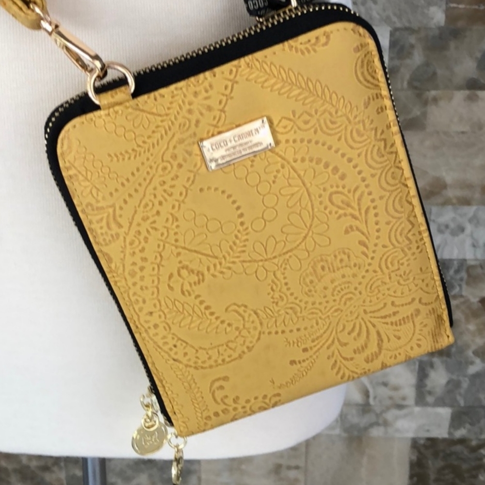 Coco+Carmen Suki cross body adjustable strap bag